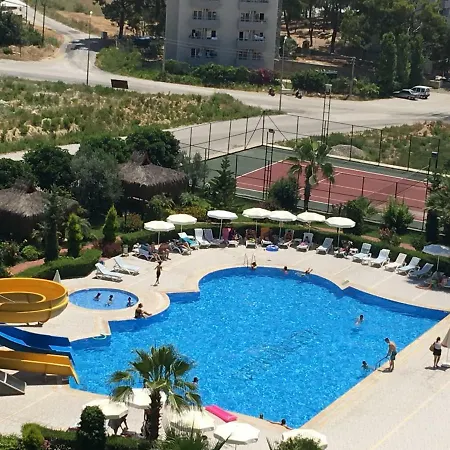 Crown - - Studio Flat Apartment *
