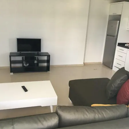 Crown - - Studio Flat * Avsallar