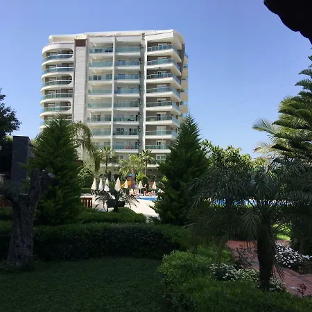 Crown - - Studio Flat Apartment