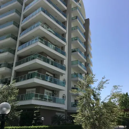 Crown - - Studio Flat Avsallar